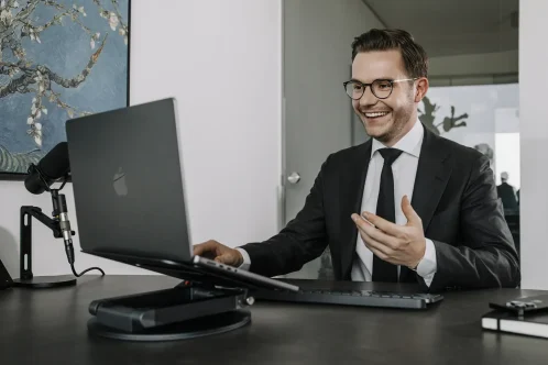Steven Manja berät Sie persönlich auf Ihrem Weg zur Unternehmens-Übergabe
